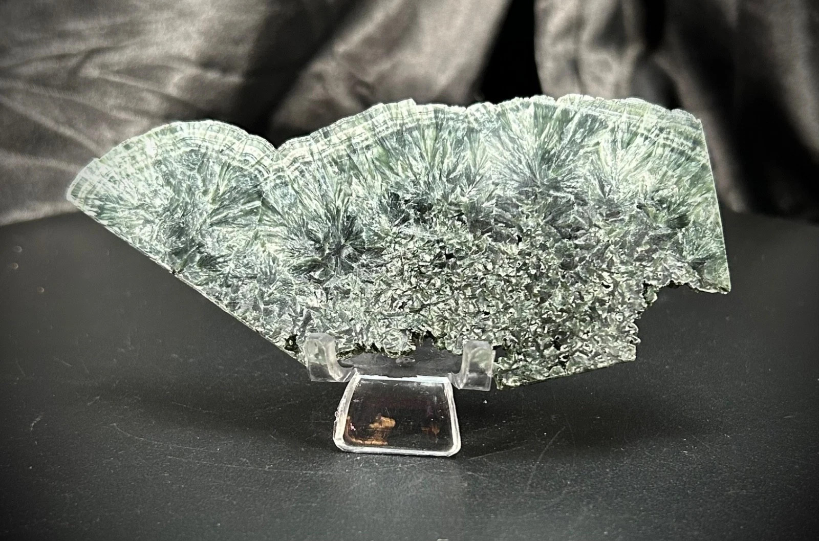 4.4″ Seraphinite Slab With Acrylic Stand 1.1oz (30 grams)