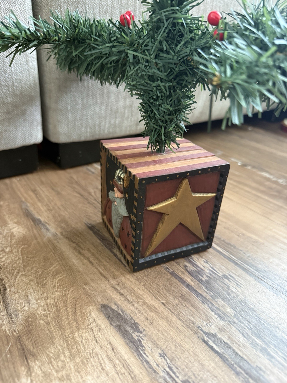 Willraye Studio Joy Ornament Display Tree
