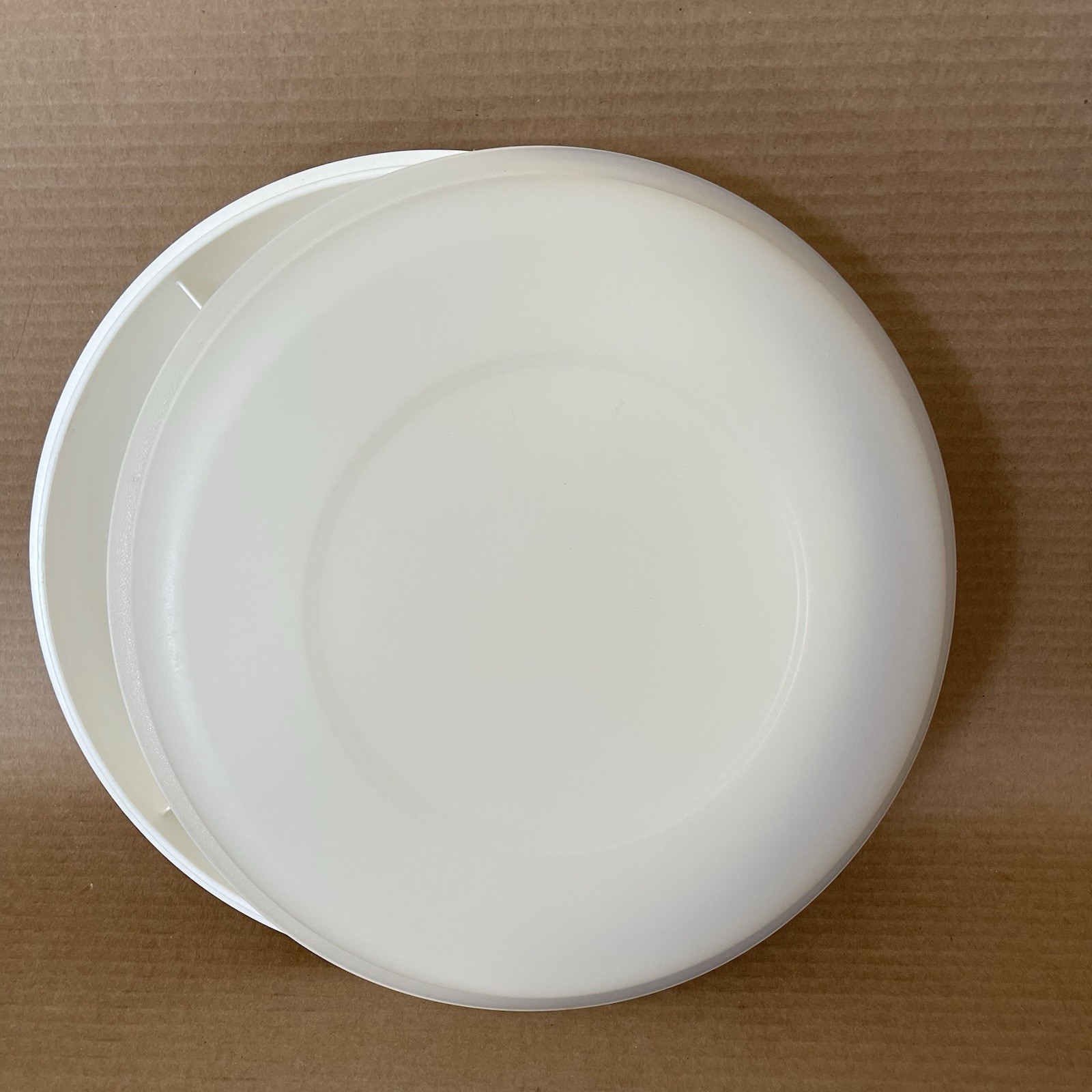 Tupperware Small Serving Center Divided Veggie Party Tray White #1708 Lid #1709
