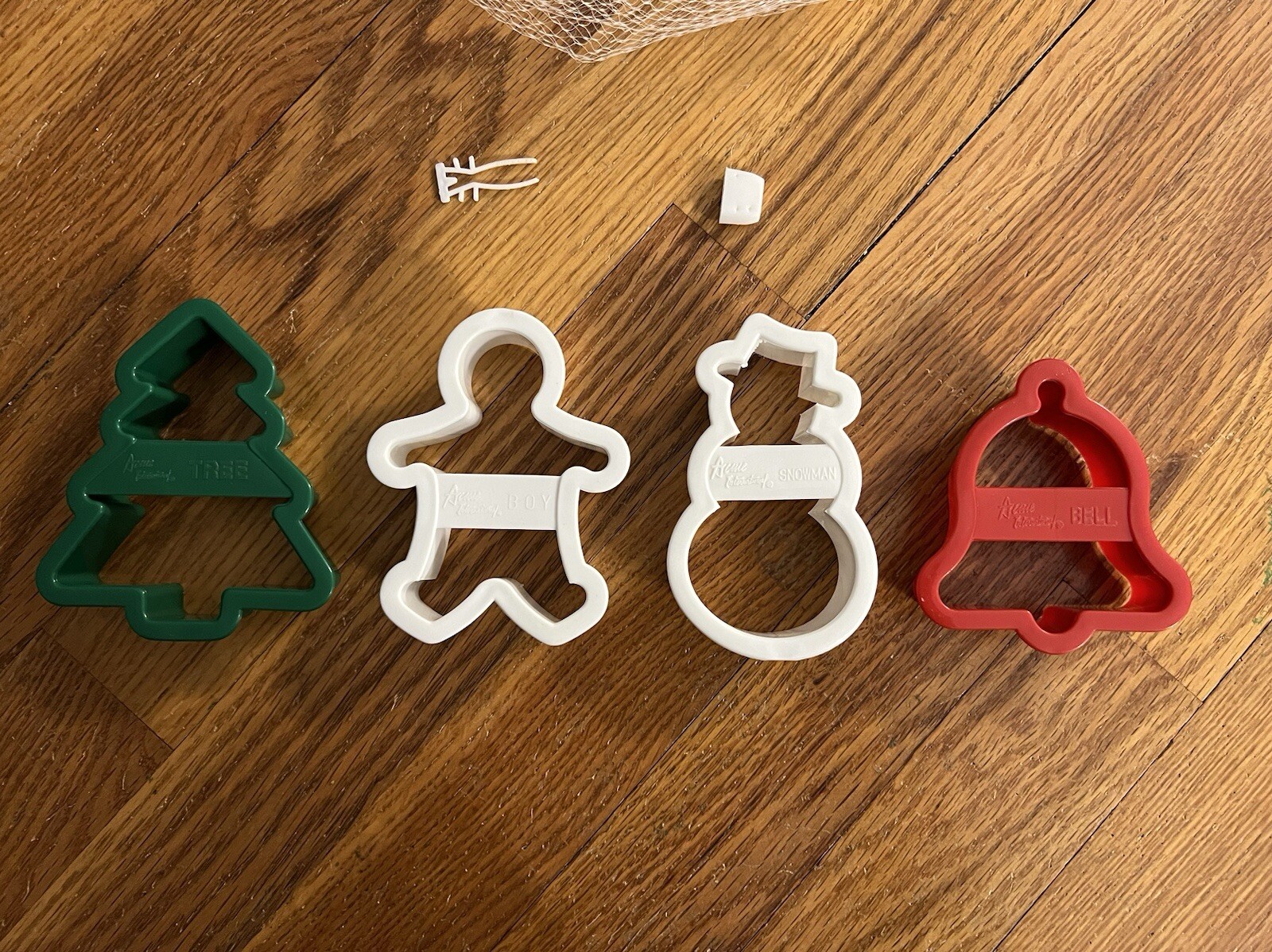 Brand New Acme International Christmas Cookie Cutters Set Tree Boy Snowman Bell