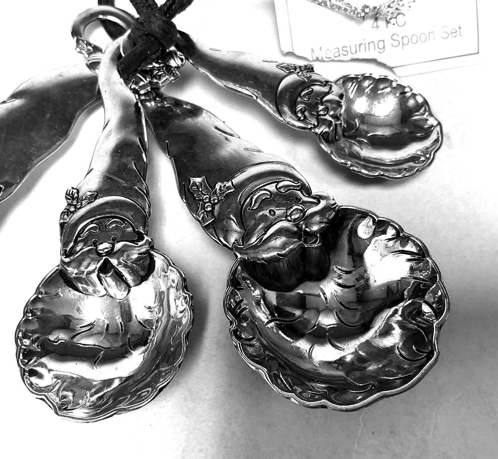 Ganz Studio 101 4 Piece Santa Measuring Spoon Set Silver-tone?