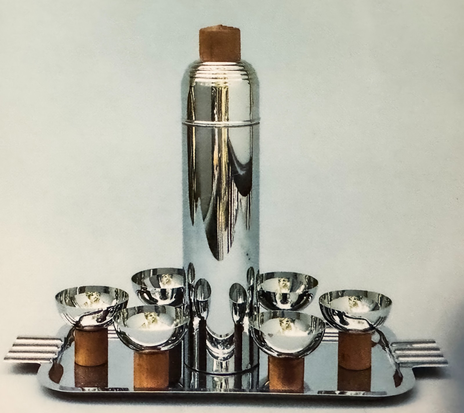 EXCEPTIONAL MINT ART DECO CHROME SKYSCRAPER COCKTAIL SHAKER BY EVERCRAFT C 1936
