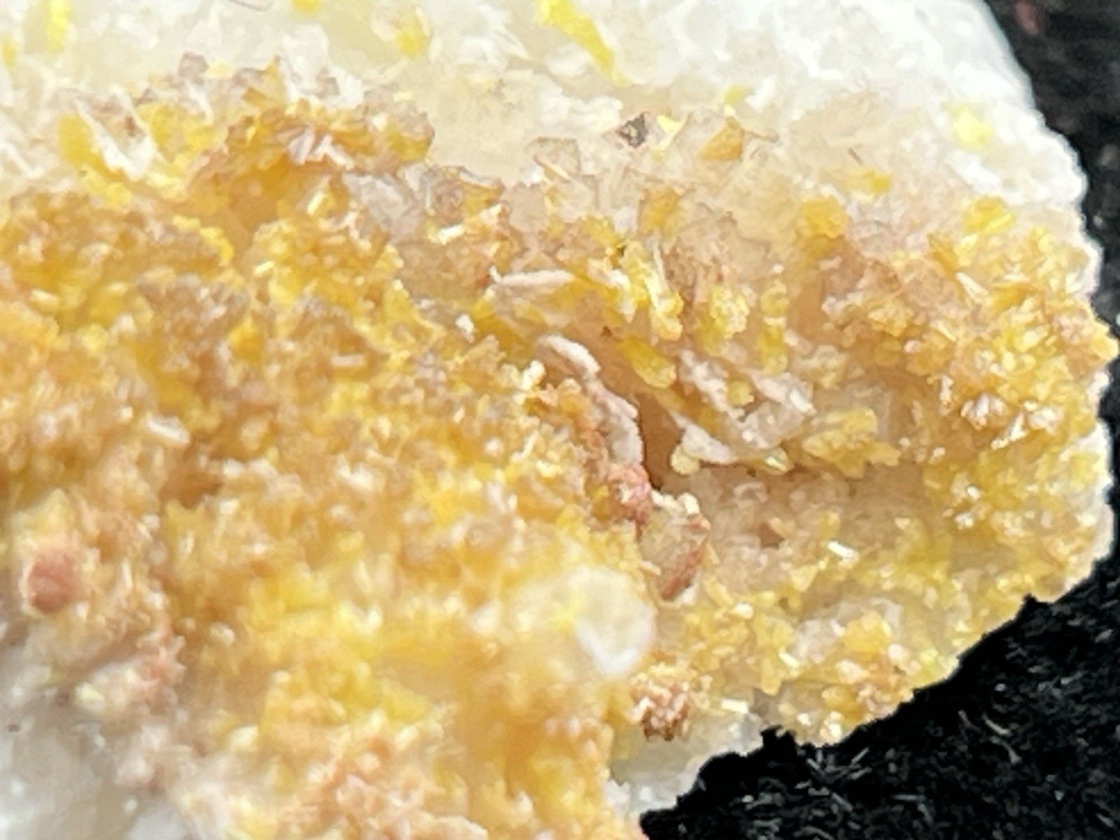 Chabazite & Mimetite Mixed Mineral from Santa Eulalia, Chihuahua, Mex. 12 grams