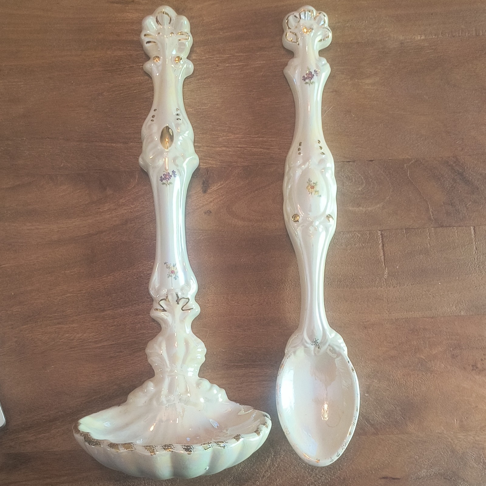 vintage White Glossy Ceramic Decorative Floral Spoon w/ Floral Handle,, Flowers