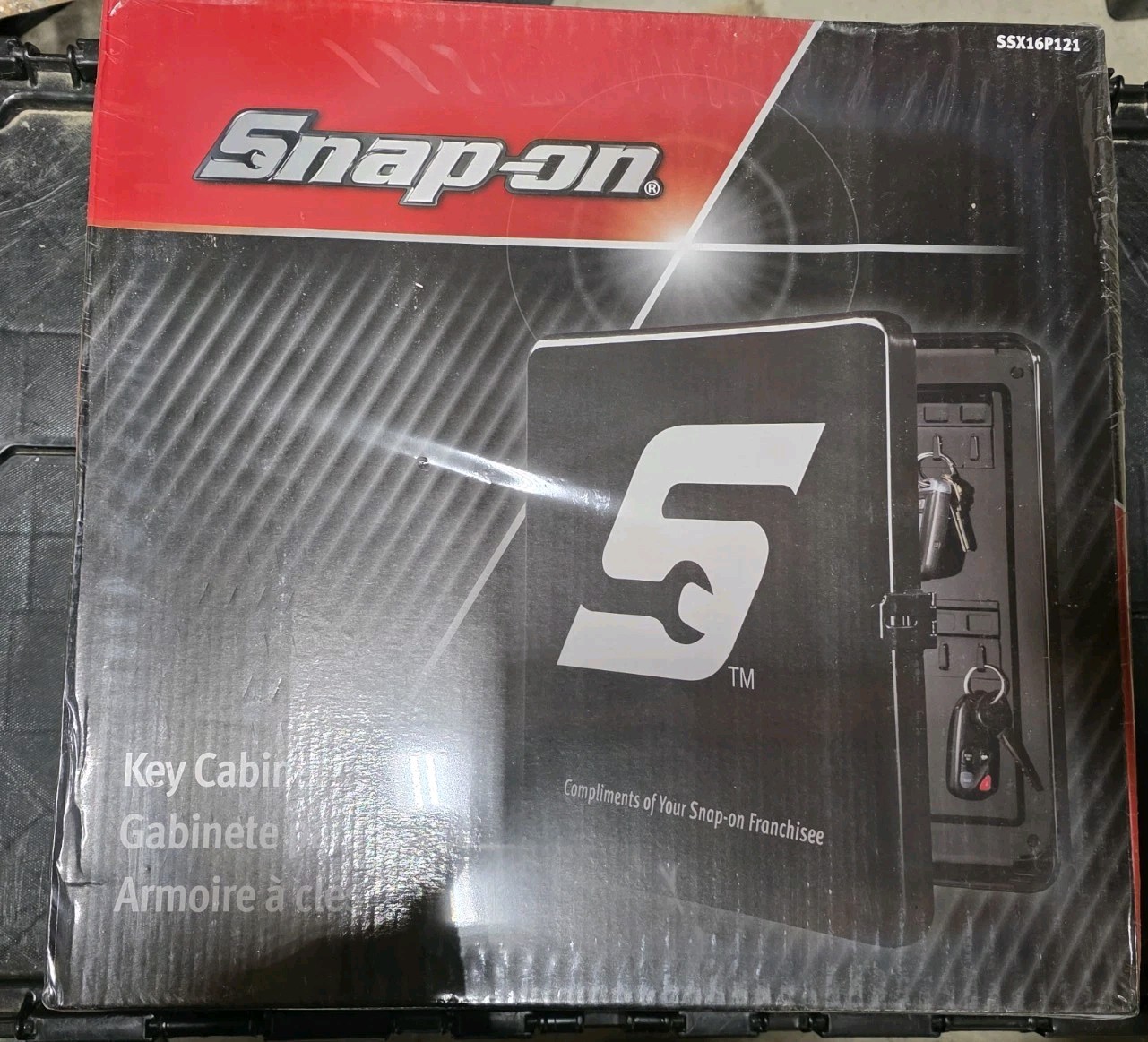Snap on Tools SSX16P121 Key Cabinet Holds 40 Sets of Keys