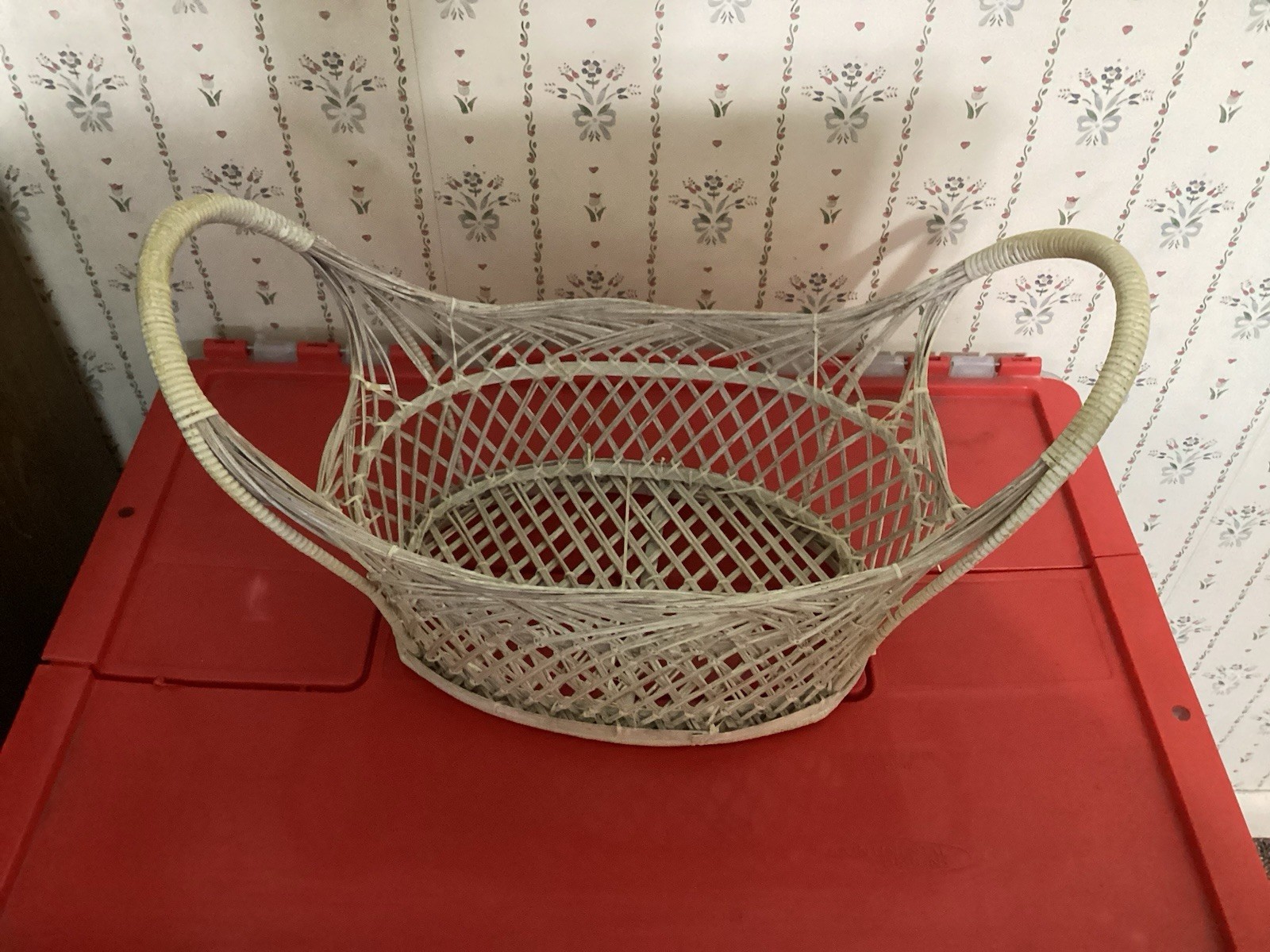 Lightweight Double Handled Storage Basket Bread Rolls Fruit Washcloths Decor 16″