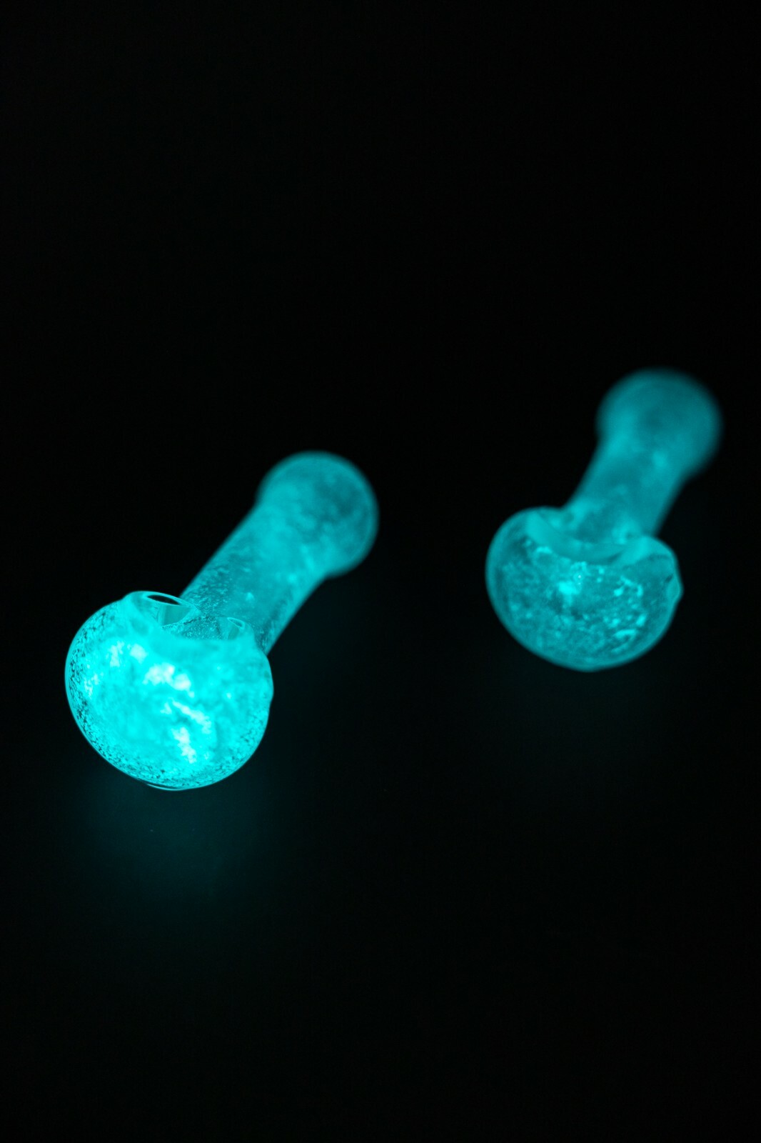 4″ Collectible Glow in the Dark TOBACCO Hand Smoking Pipe w/ Carb Hole