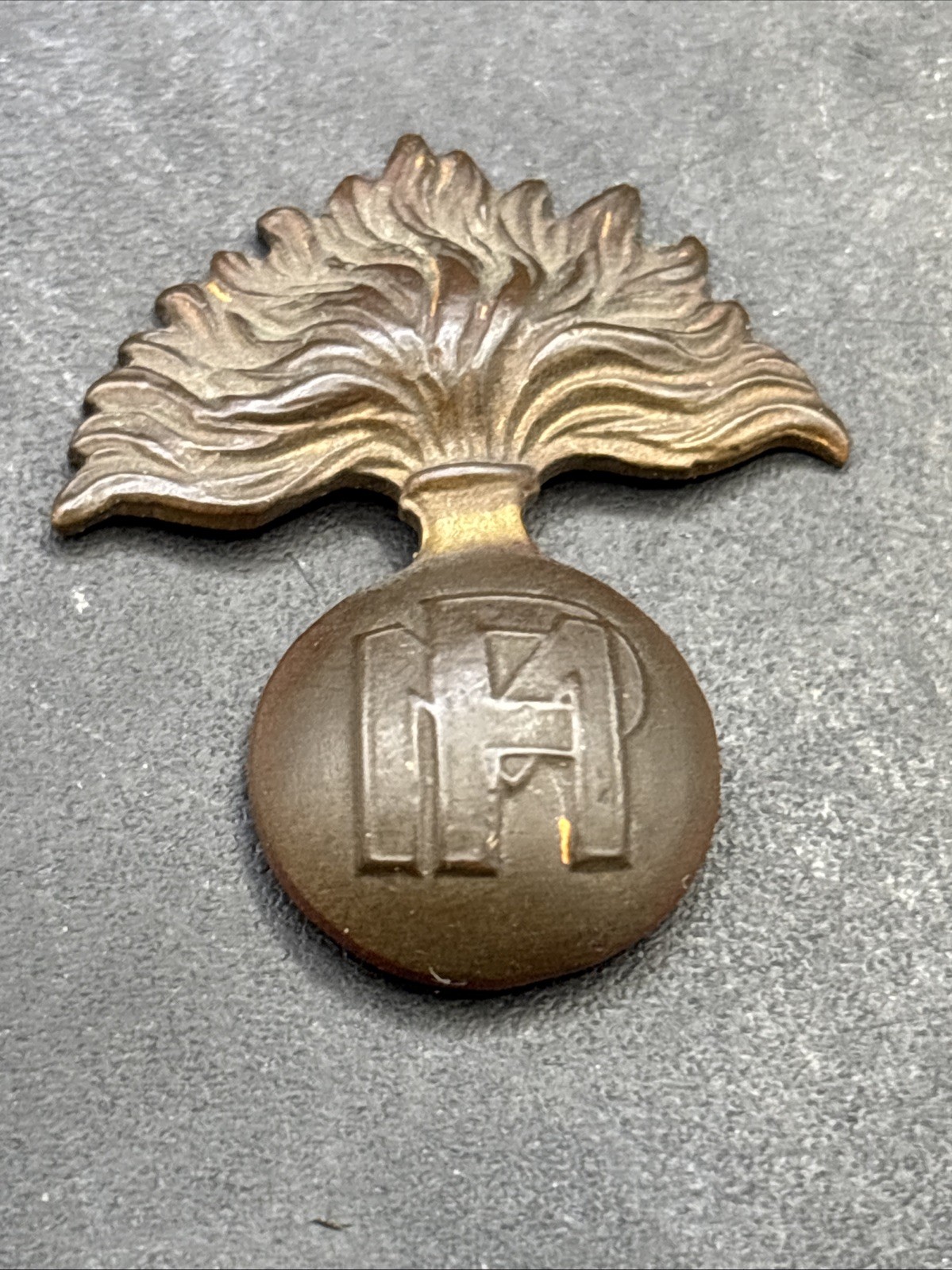Belgium Grenadier Military Cap Badge MP Armée Belge 35mm Brass Insignia