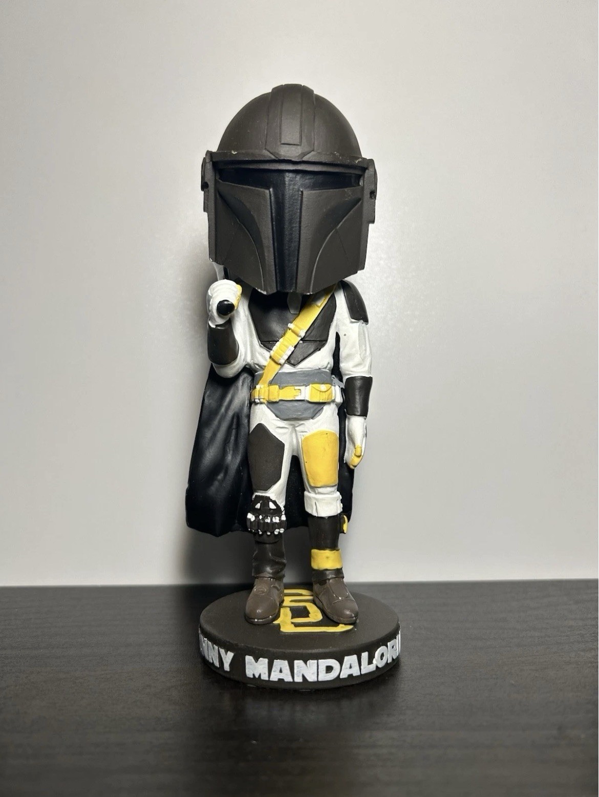 manny machado The Mandalorian Plastic Bobblehead Figure Black White Yellow