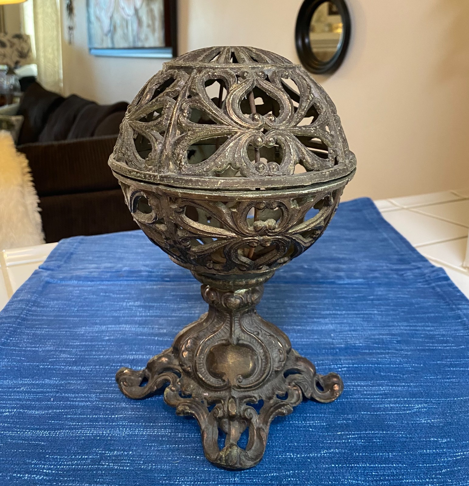 Vintage MCM Cast Metal Round Ball Globe Candle Lamp Holder Hollywood Regency 86B
