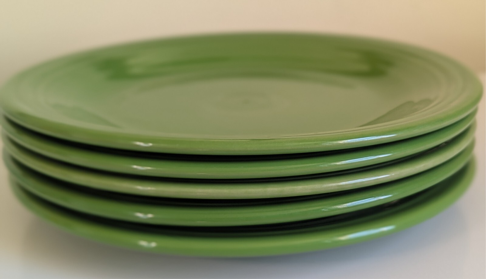FIESTA WARE Green Lime CHARTREUSE Modern Retired DINNER PLATES 10.5in Set of 5