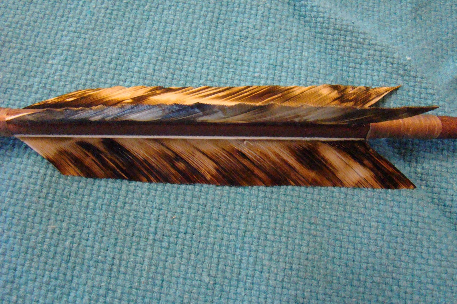1 One Handmade Navajo 25 inch Arrow w/Turkey feathers & Stone chipped Arrowhead