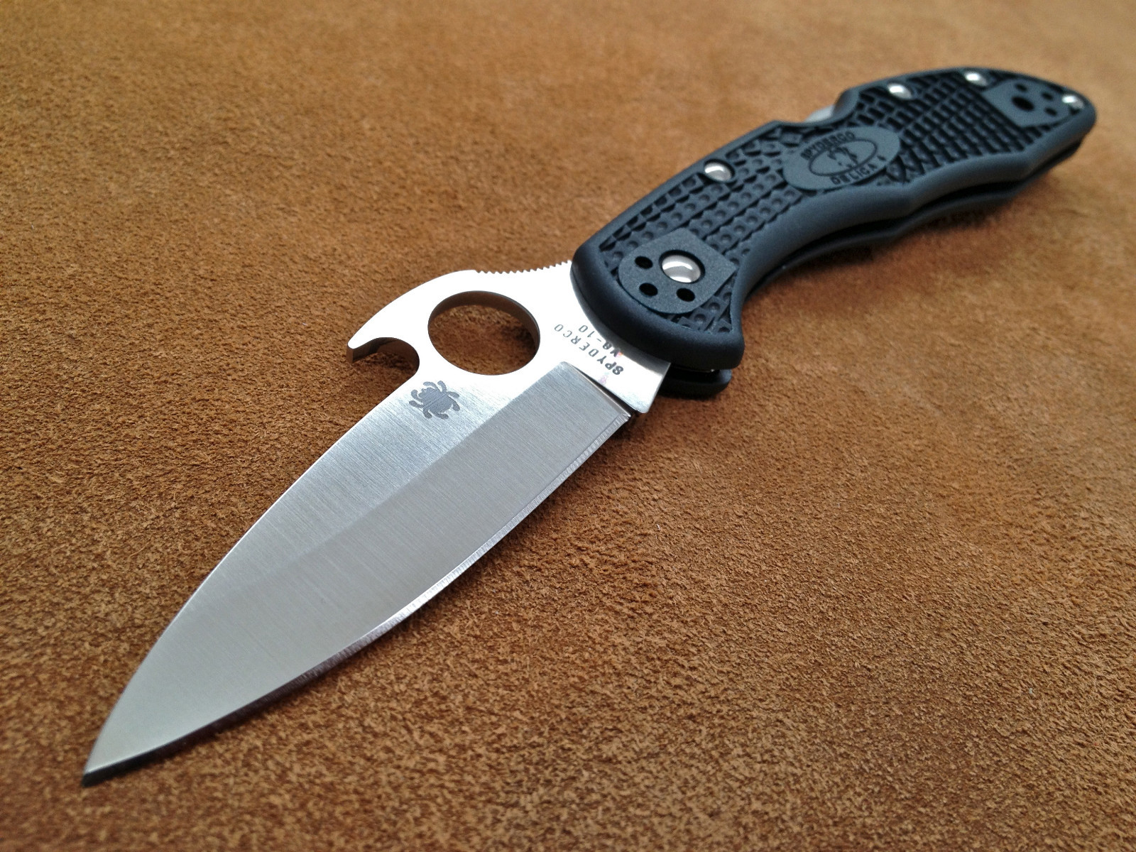 Spyderco Waved Delica 4 C11PGYW Saber Ground FRN Plain Edge Knife * VG-10 Steel