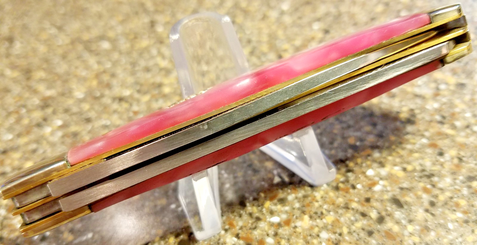 Love Birds, Trapper Pink Flake Celluloid, 4″, 2-Blades, Vintage 2008, BLEMISH