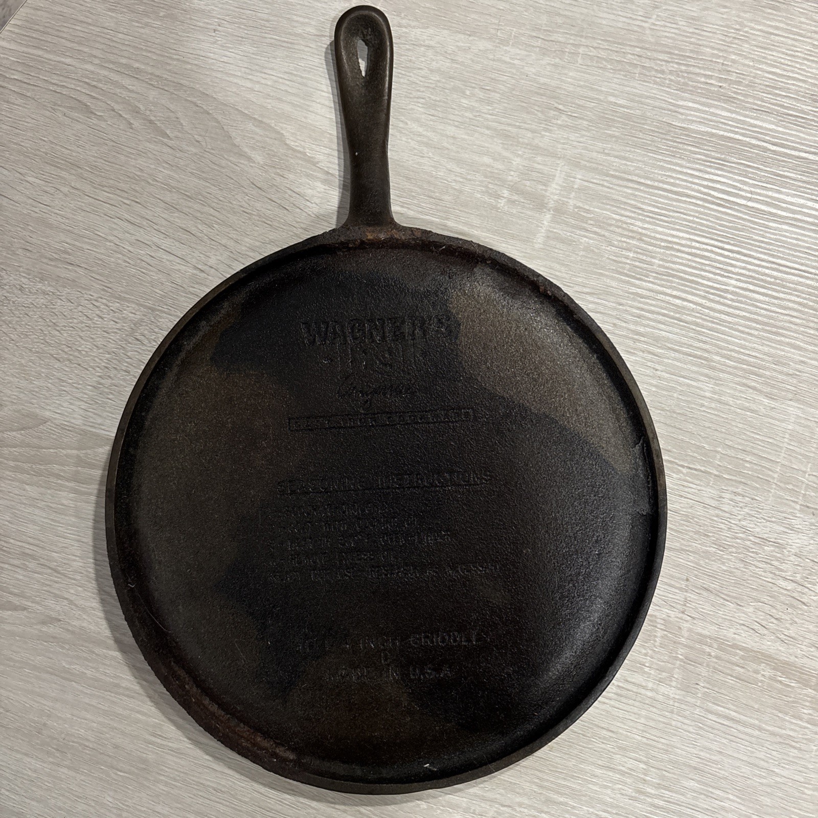 Wagner Vintage 1891 Griddle 10 1/4″ Pan Skillet Cast Iron Made in USA. C