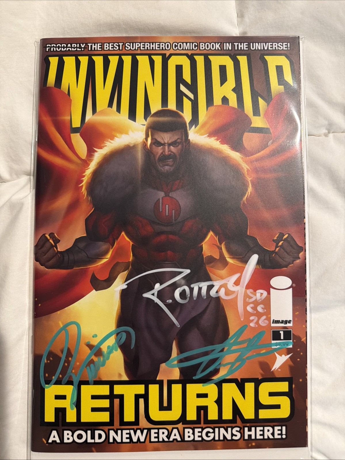 Invincible Returns #1 – C2E2 Exclusive Signed 3x by R.Ottley/Bartling/Kincaid