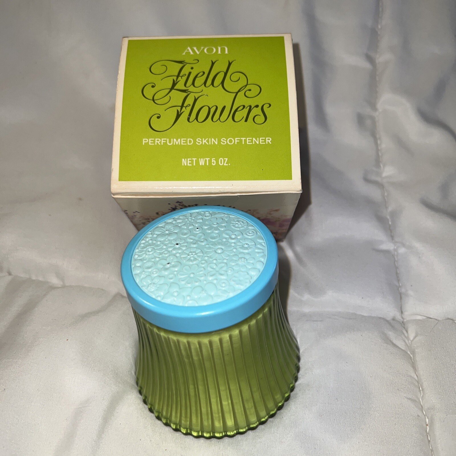 AVON 1970’s Field Flowers Perfumed Skin Softener 5oz. Original Box – NOS