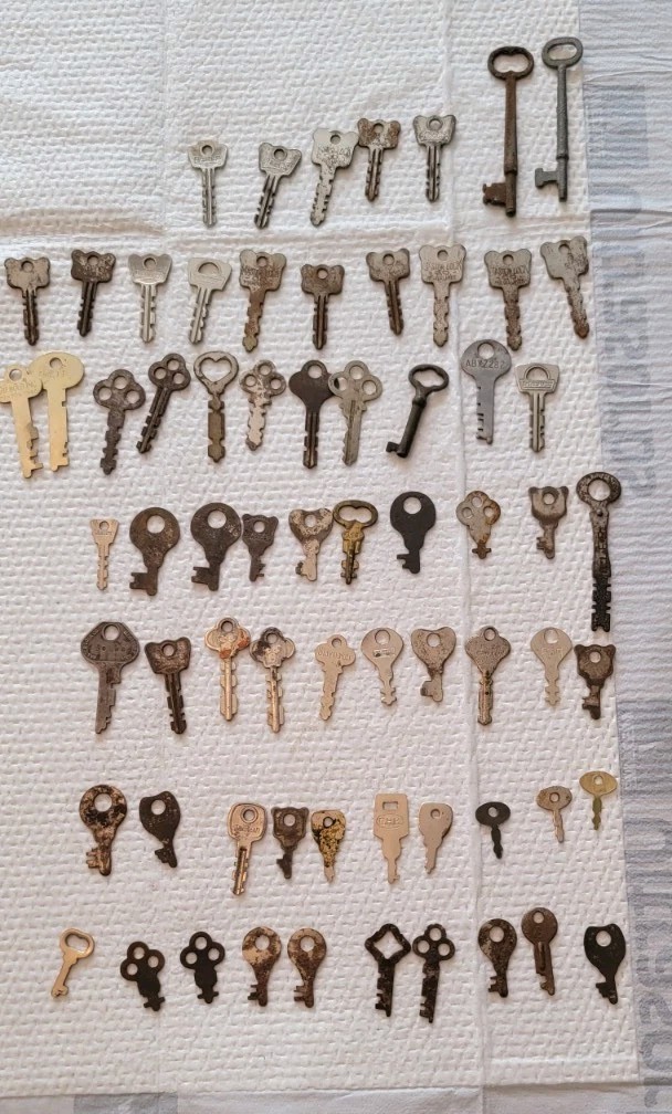 Vintage Skeleton Keys Various Antique Lot Of 67 – Big And Small , Mixed Lot
