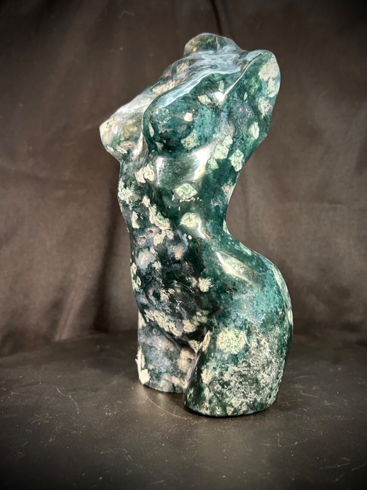 7.25″ Beautiful Moss Agate Female Bust With Druze 3lb 13.3oz