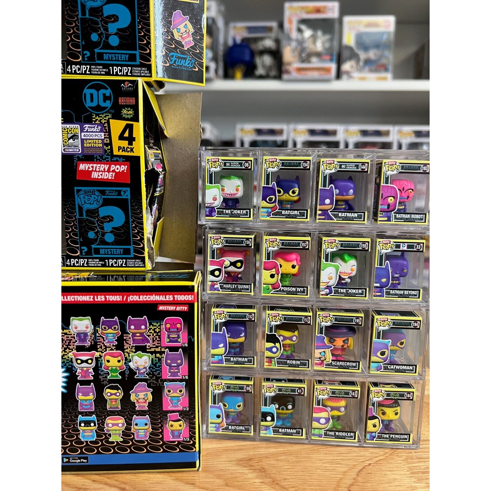Complete Set SDCC 4000 Piece Batman Blacklight Bitty Funko Pop DC Comics Chases