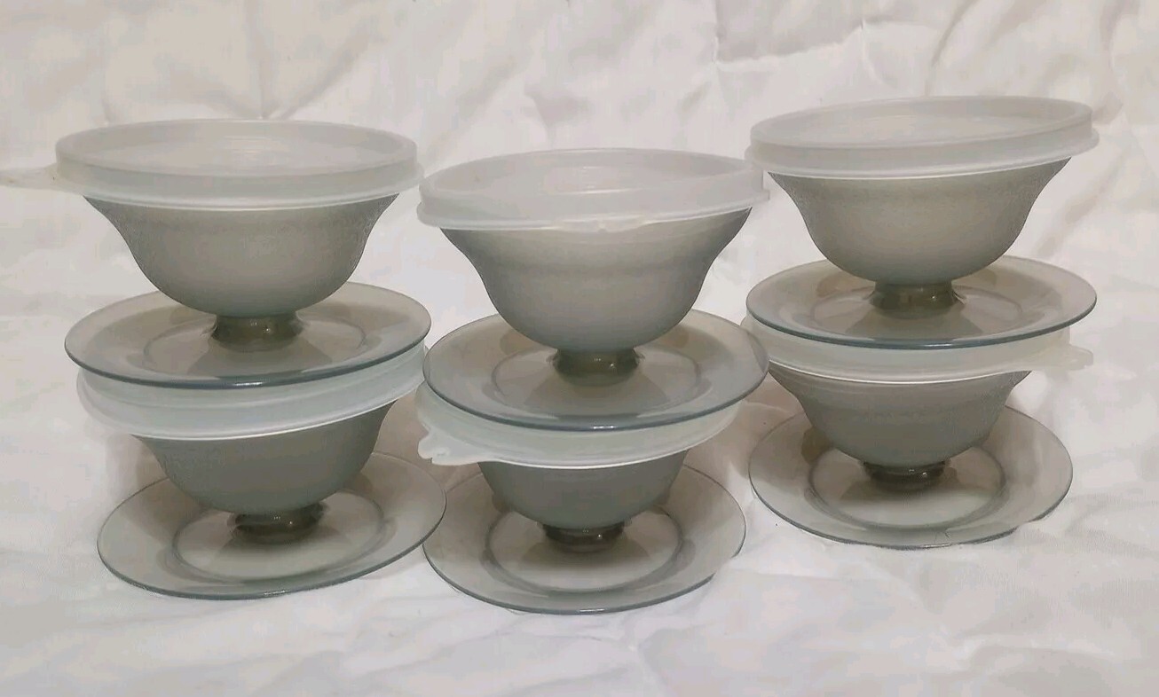 Tupperware 754-30 Smokey Gray Desert Cups Set Of Six Jello Pudding with lids