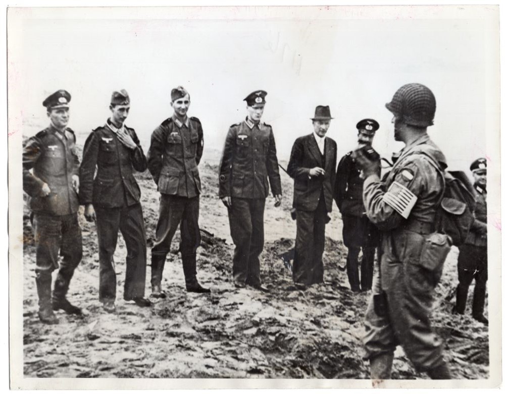 1942 Captured Germans Pose Signal Corps Photograph Fedala Morocco Soundphoto