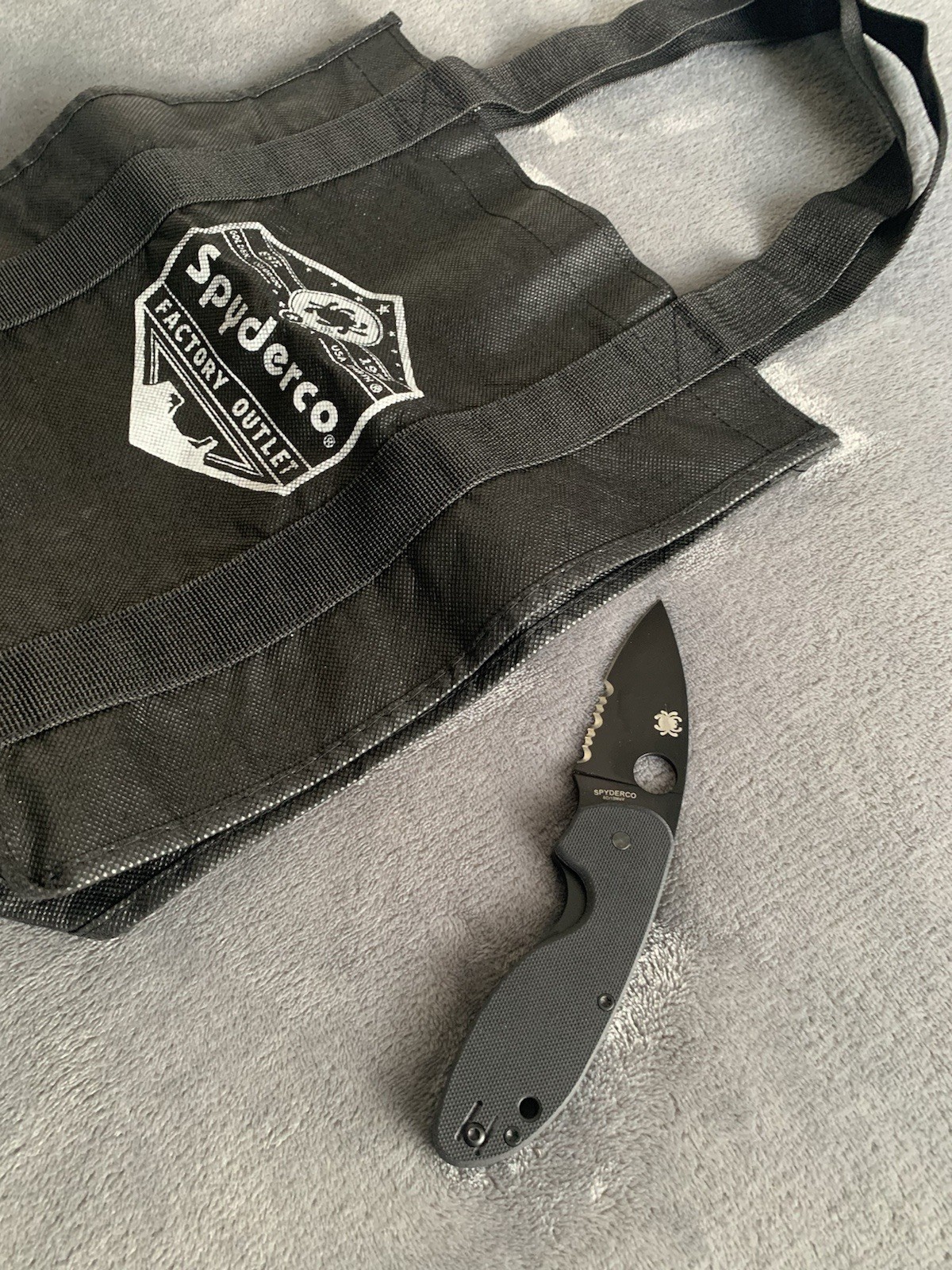 Spyderco Emphasis Combination Black Blade G10 Scales 8cr13MoV FACTORY SECOND+Bag
