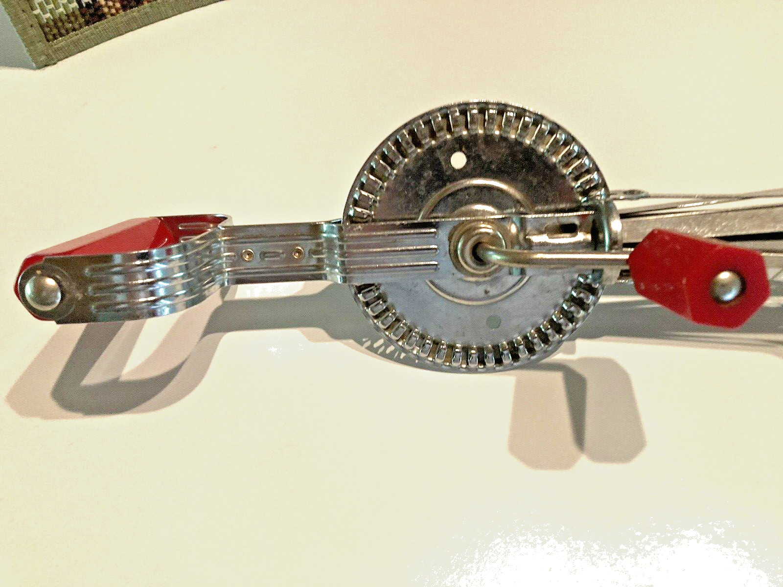 Ekco Red Bakelite Handle Hand Mixer Egg Beater Vintage Retro USA