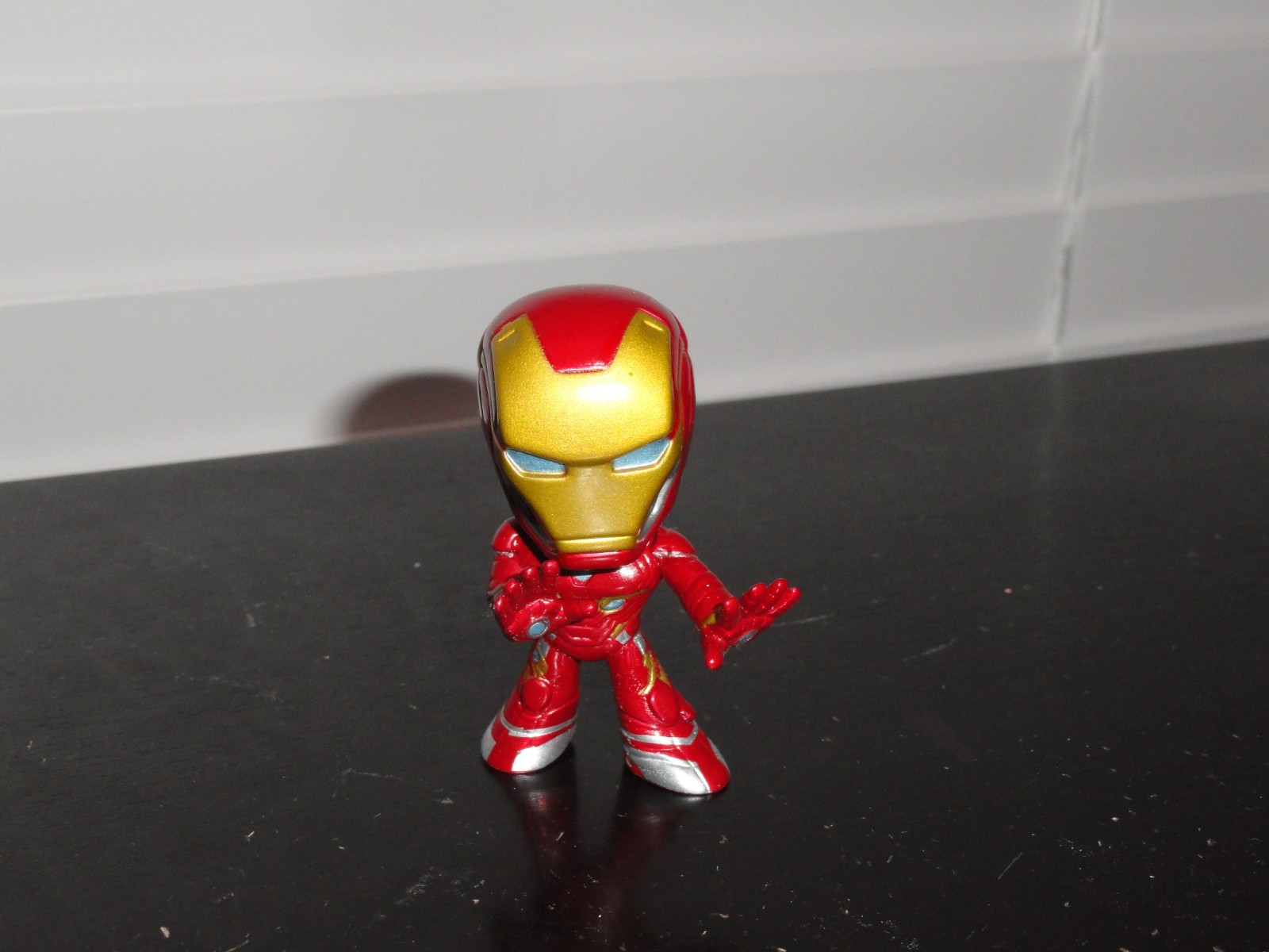 FUNKO MYSTERY MINIS 2018 AVENGERS INFINITY WAR IRON MAN BOBBLE-HEAD FIGURE