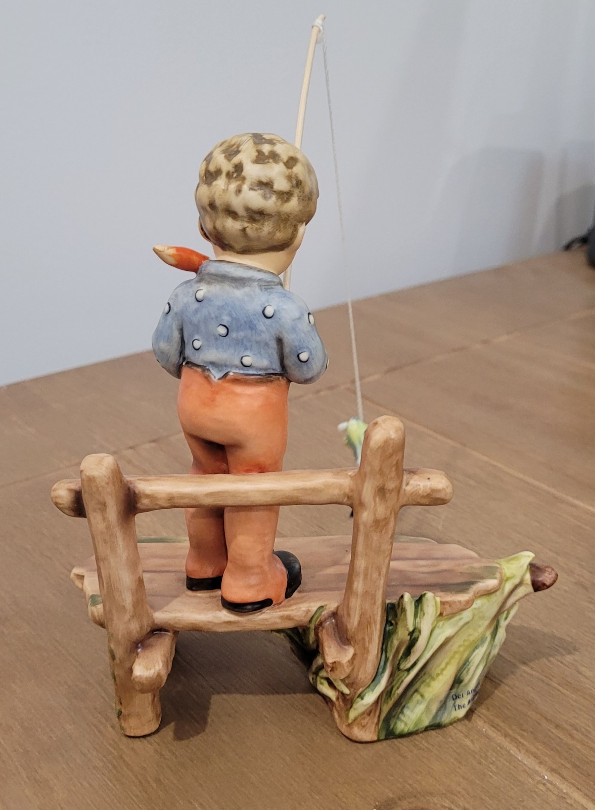Hummel The Angler HUM 566 Figurine Boy Fishing With Box
