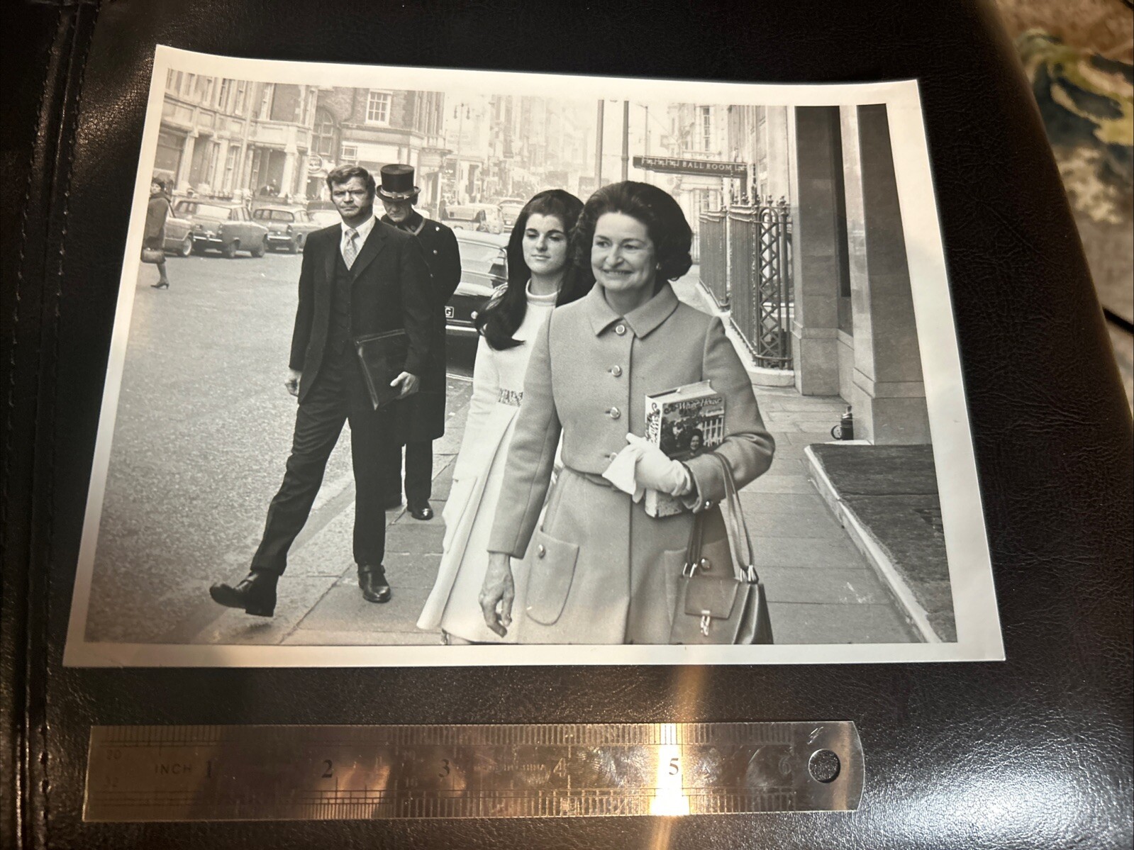 s50 Original Press Photo Lady Bird Johnson London With Daughter 1970