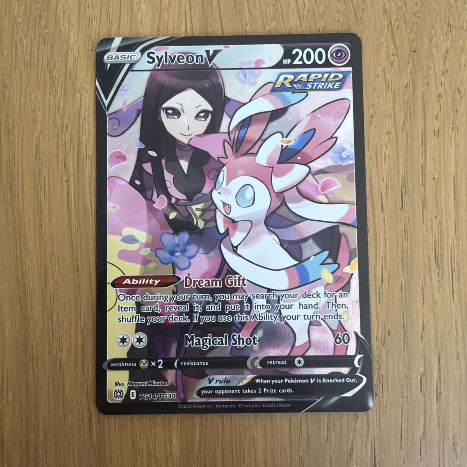 Sylveon V TG14/TG30 Swsh09: Brilliant Stars Trainer Gallery Holo