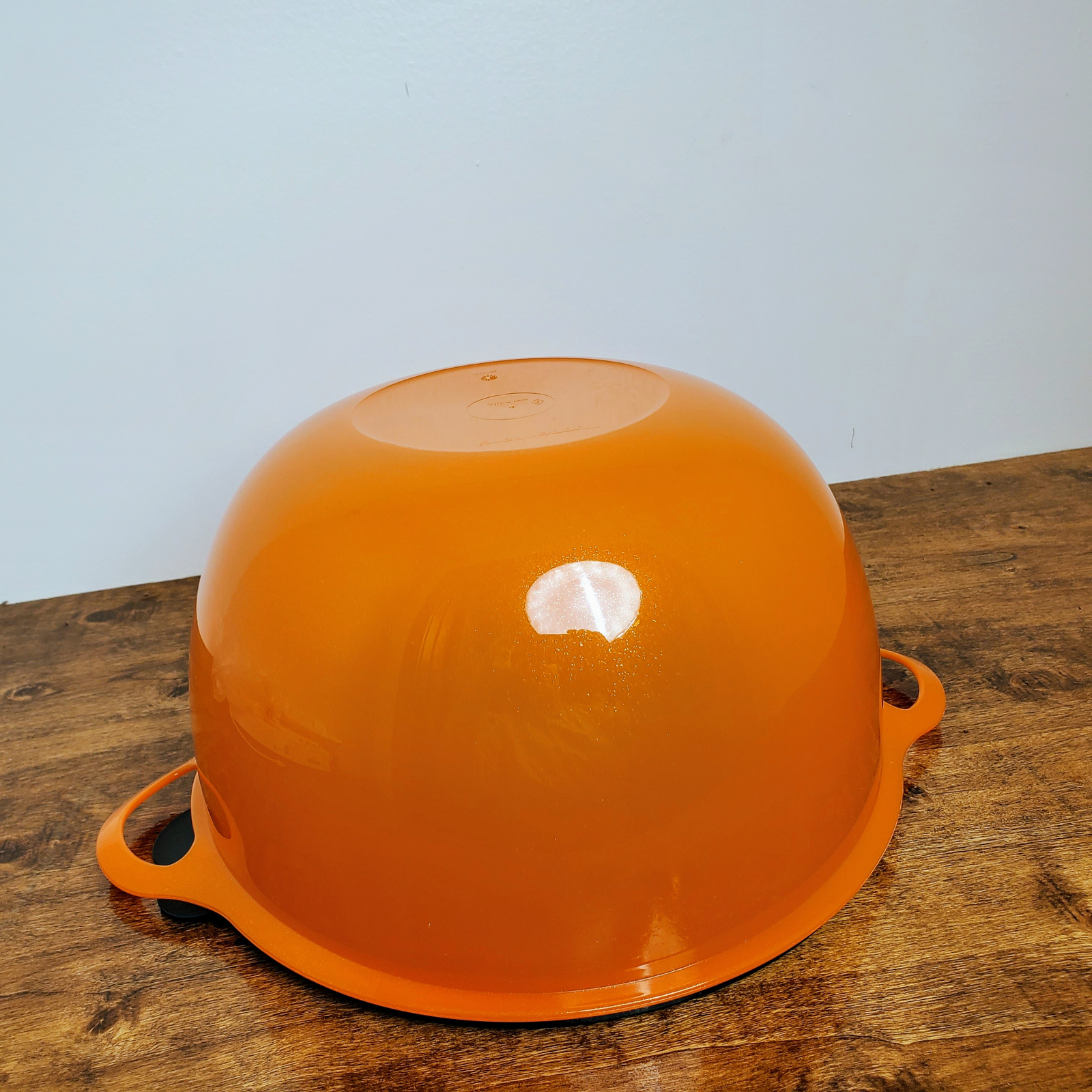 New TUPPERWARE Large Mega Glitter THATSA Bowl Orange, Black Seal 42 cup #5377