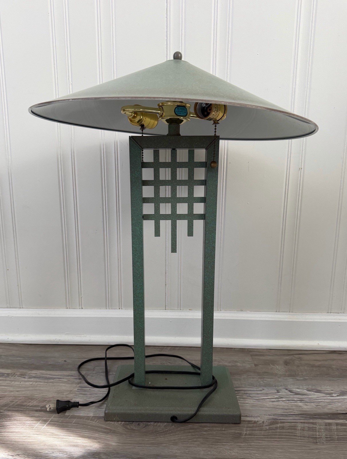 Prairie Style Metal Table Lamp 1980s Excelsior – Green Powder Coated Steel 24.5”