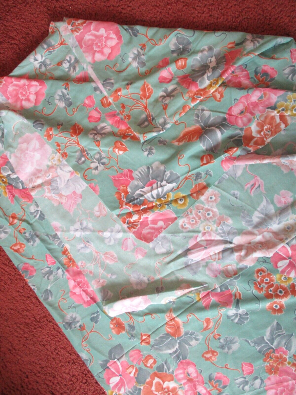 VINTAGE POLYESTER ?? STRETCHY MEDIUM WEIGHT FABRIC MATERIAL 2 YDS X 2 FT.
