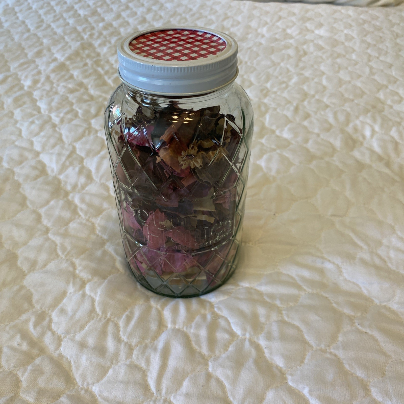 VTG Better Homes & Gardens Diamond Quart Canning Jar 7″ Red White Top Gingham