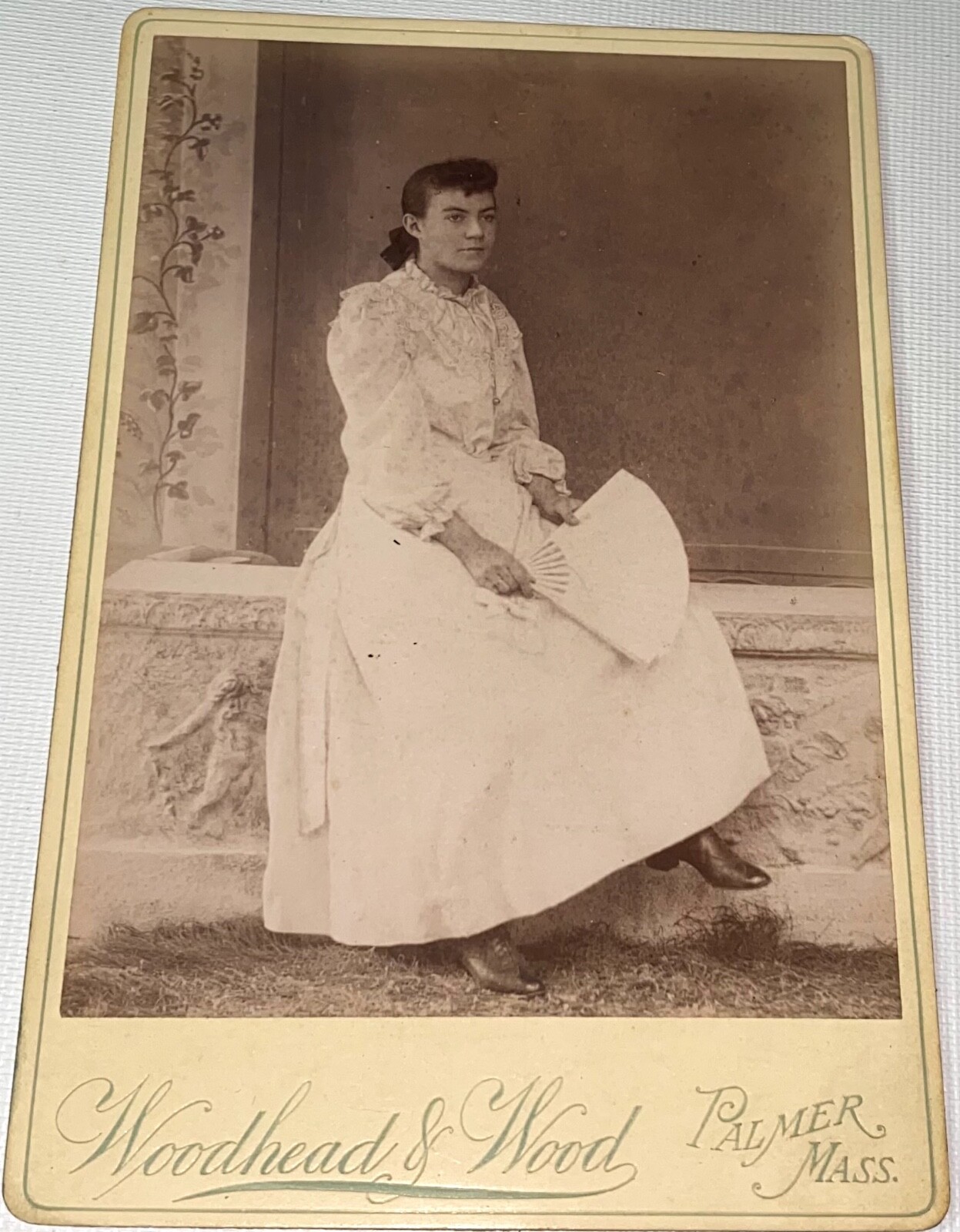 Rare Antique Victorian American Fashion Beautiful Woman, Fan! MA Cabinet Photo!