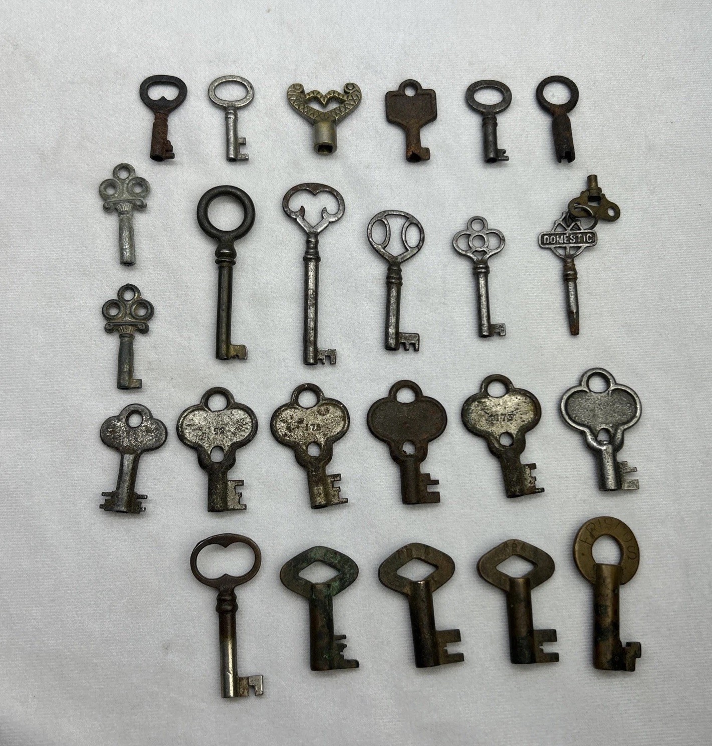 Vintage Skeleton Key Lot of 24 Keys Cabinet Locker Trunk Etc