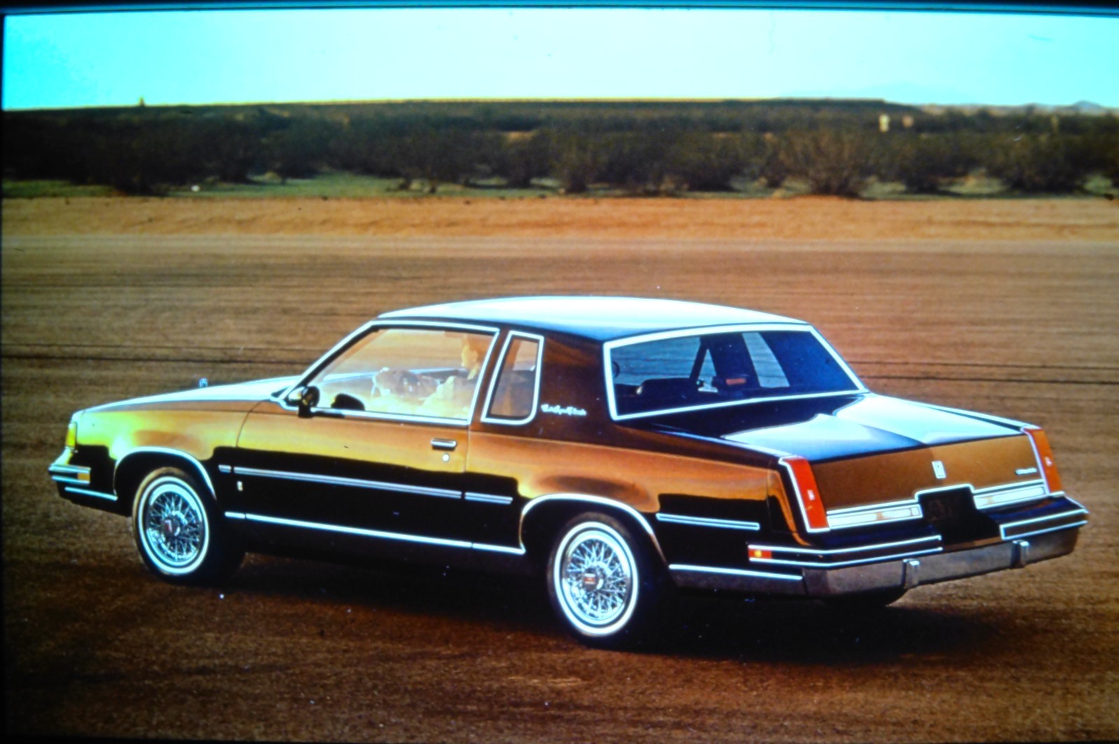 1988 OLDSMOBILE CUTLASS SUPREME CLASSIC BROUGHAM Vintage press Photo Slide