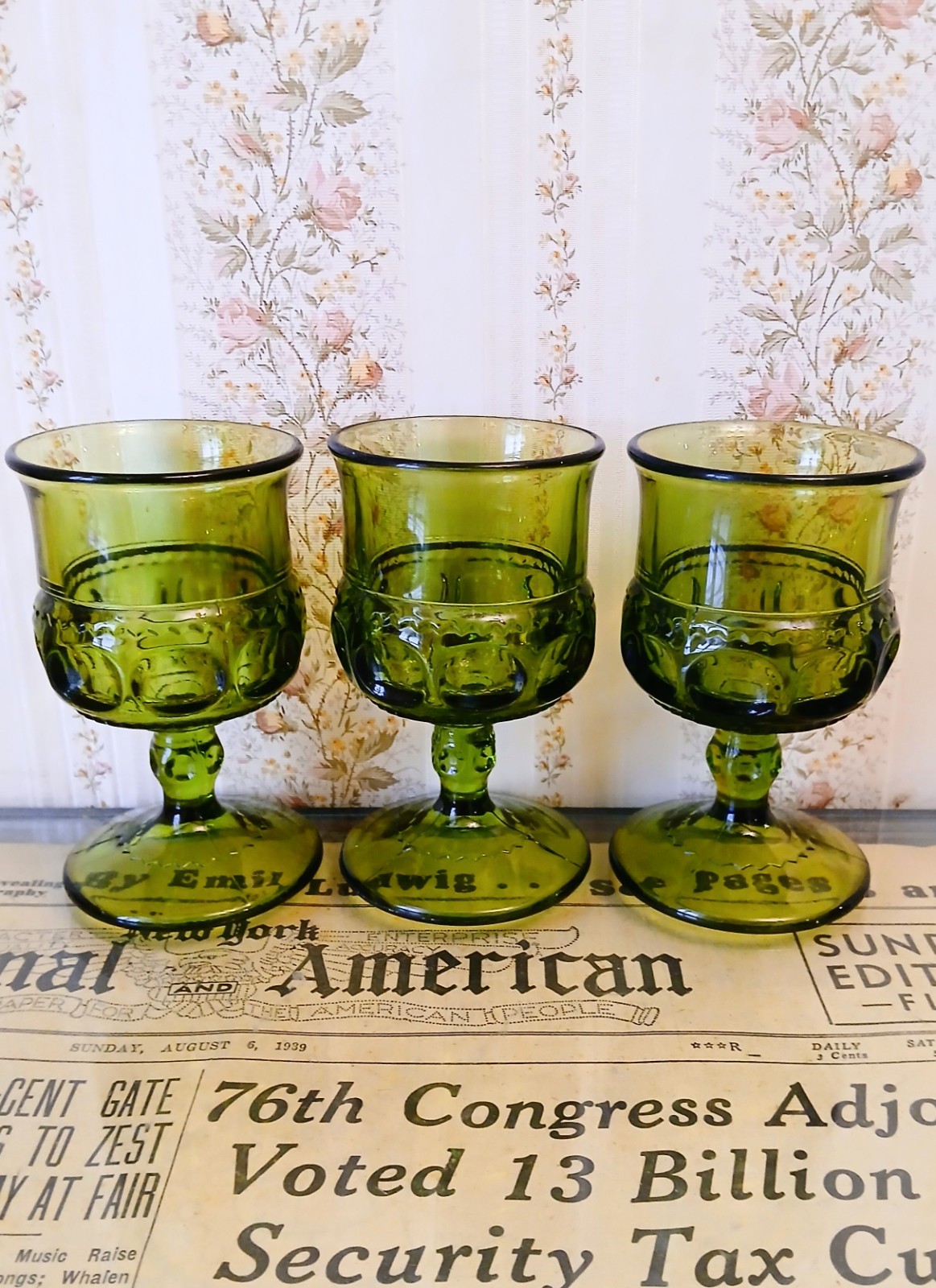 Set Of 3 Vintage Indiana Glass Avocado Green Kings Crown Cordial Goblets – 3 oz