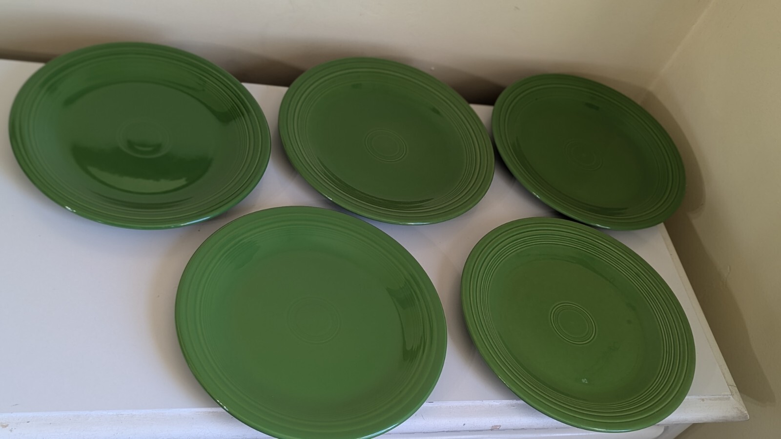 FIESTA WARE Green Lime CHARTREUSE Modern Retired DINNER PLATES 10.5in Set of 5