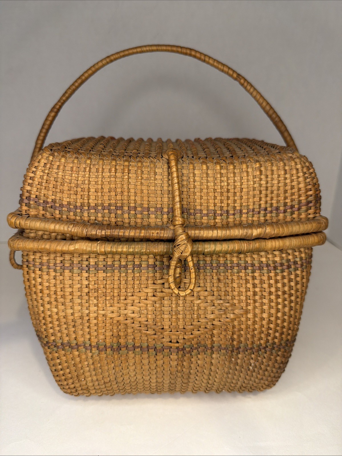 Vintage Nantucket Handmade Rattan Woven Picnic Basket Purse 8 W x 6 D x 7 H