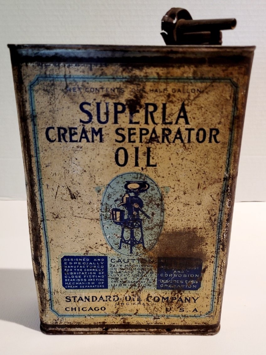 VTG SUPERLA CREAM SEPARATOR OIL 1/2 GAL TIN CAN BY STANDARD OIL CO.