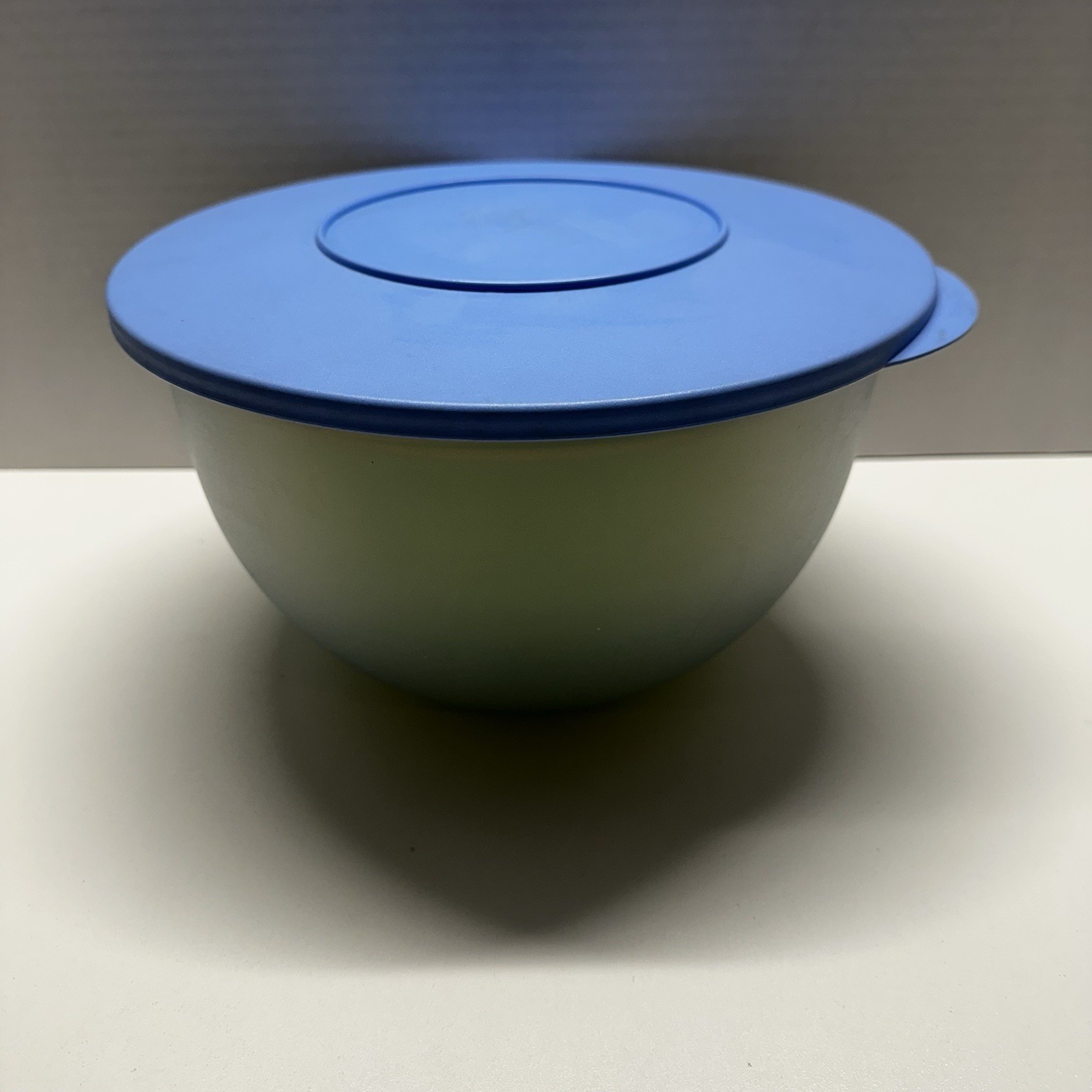 Tupperware #3091B #3093B #3095B Impressions Nesting Bowls w/ Lids Set