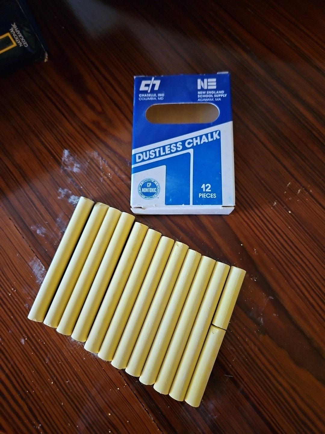 New England School Supply Yellow Dustless Chalk Box Of 12 Sticks Vintage New