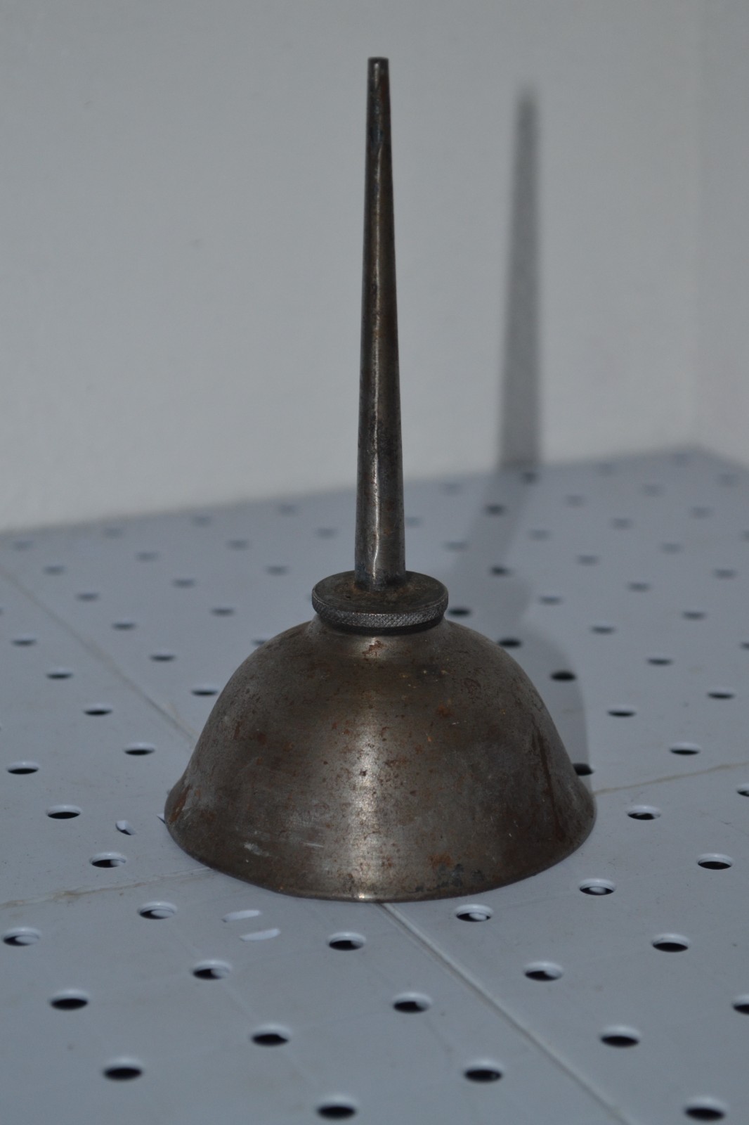 Vintage Oil Can Unbranded Thumb Pump Oil Can 6″