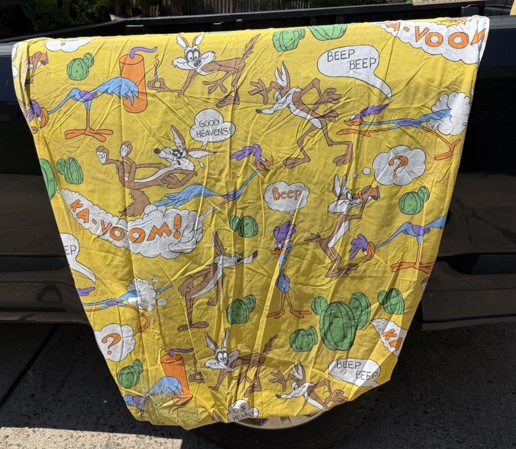 Vintage 1970s Wile E Coyote Road Runner Fitted Sheet Warner Bros Fabric A