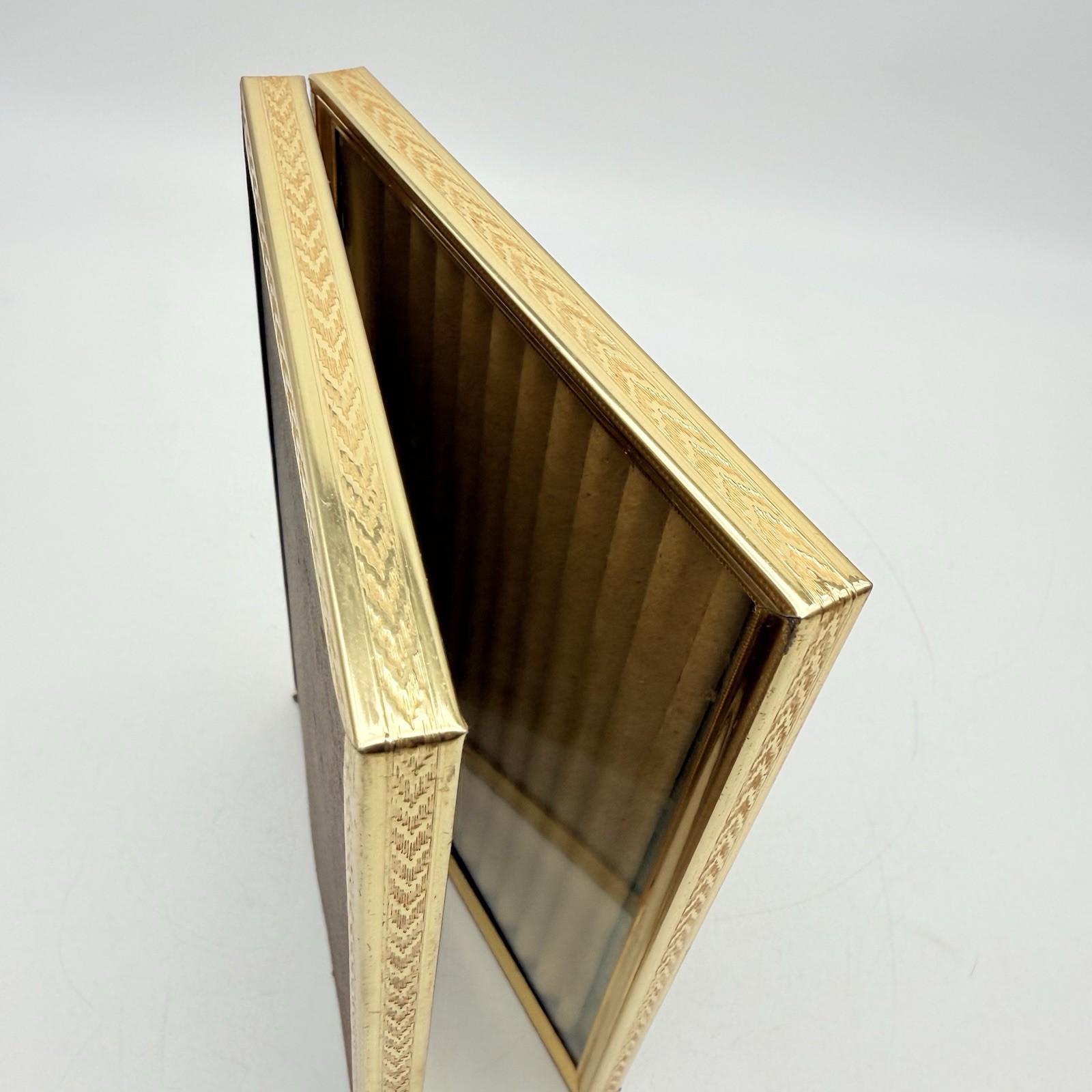 Vintage Gold Tone Double Photo Picture Frame 5×7 2-Way Easel Metal Ornate Hinged