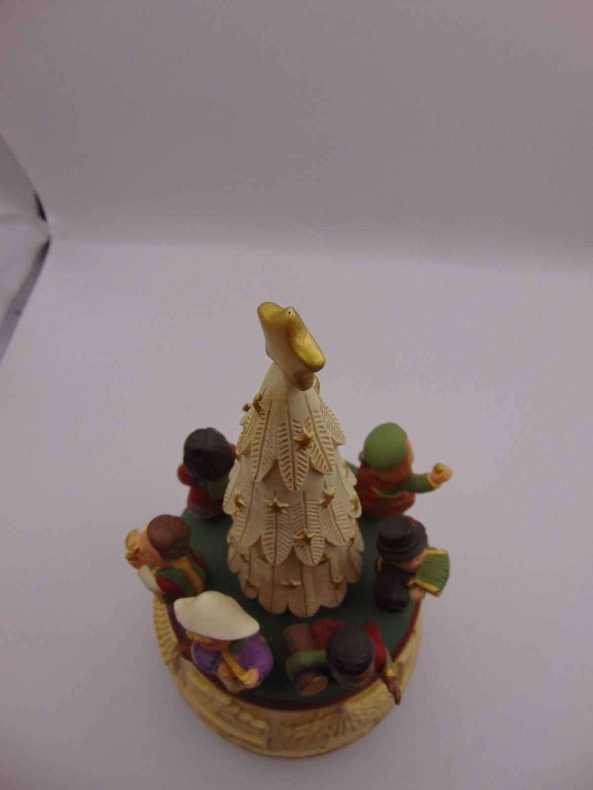 Hallmark 2007 Interactive Musical Tabletop Decoration JOY TO THE WORLD in Box