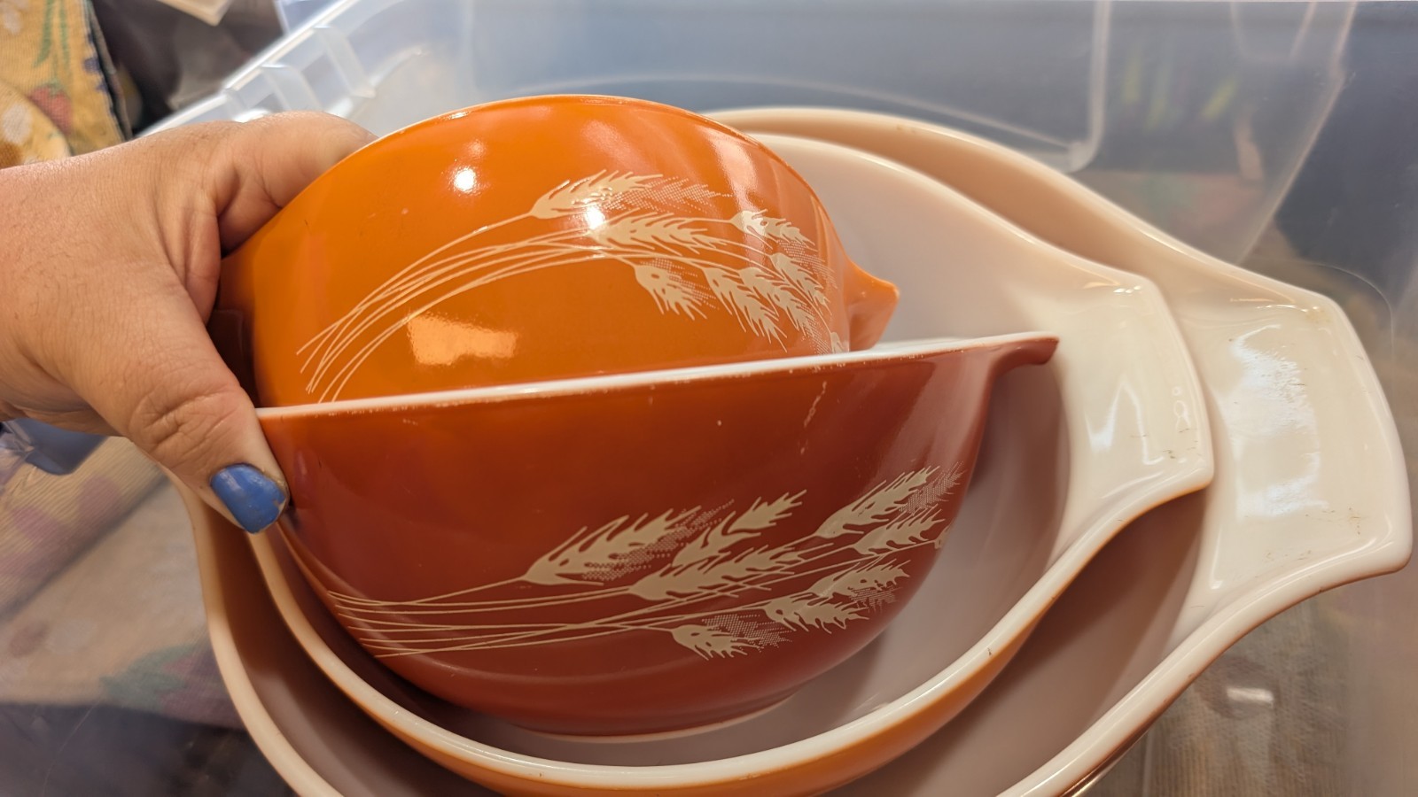 Vintage Pyrex 4pc Nesting Glass Mixing Bowl Set – Harvest Wheat